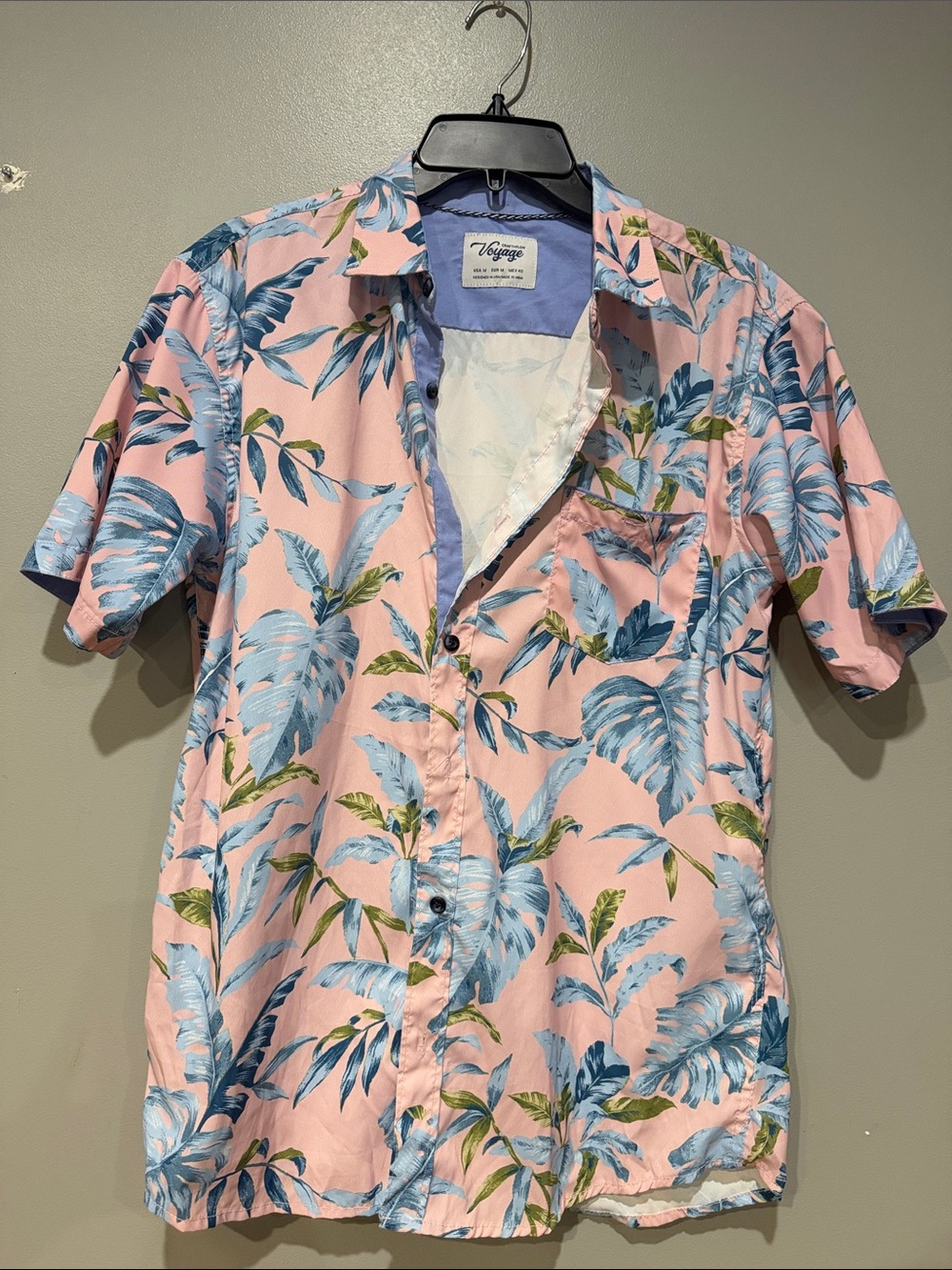 Voyage Pink Tropical Leaf Short-Sleeve Button-Down Shirt